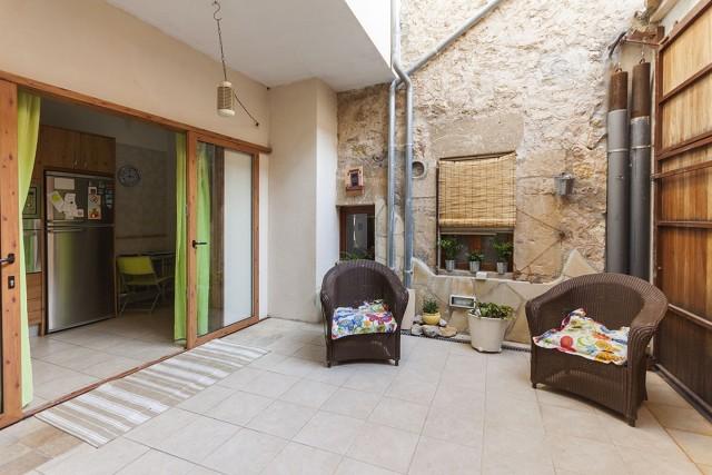 Reformed town house with garage for sale in Pollensa, Mallorca
