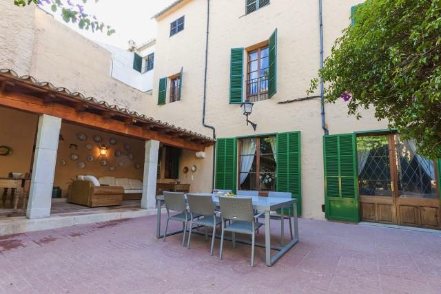 Renovated town palace for sale in Alaró, Mallorca