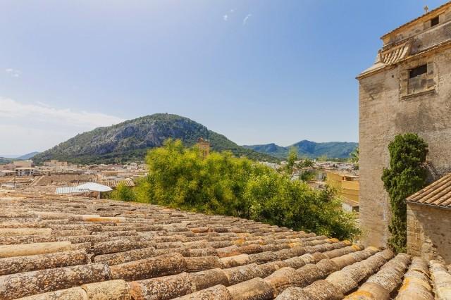 Rustic town house investment opportunity for sale in Pollensa, Mallorca