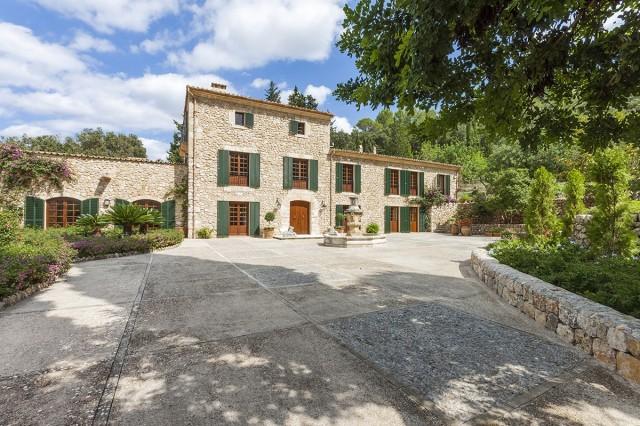 Magnificent country mansion for sale near Pollensa, Mallorca