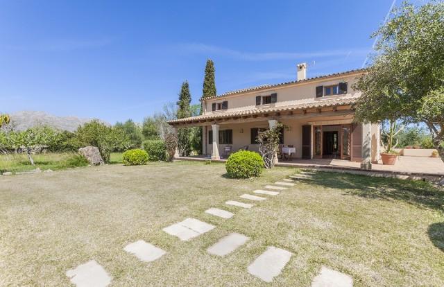Lovely country house for sale very close to Pollensa, Mallorca