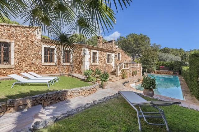 Villa for sale in Costa de los Pinos, Mallorca