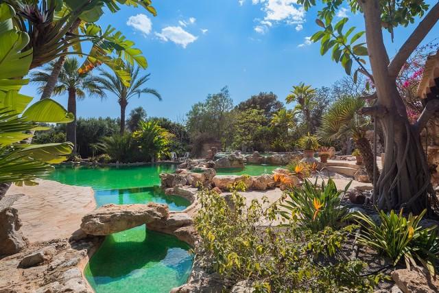 Country property with holiday rental license for sale in Alqueria Blanca, Mallorca