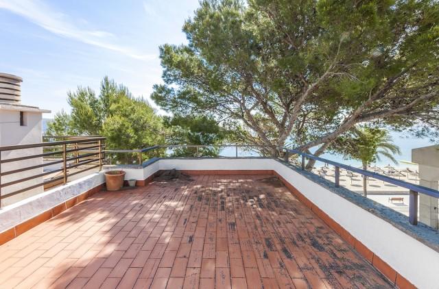 Ático en primera línea con licencia de vacaciones, en venta en Puerto Pollensa, Mallorca