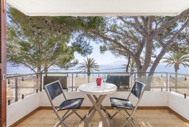 Ático en primera línea con licencia de vacaciones, en venta en Puerto Pollensa, Mallorca