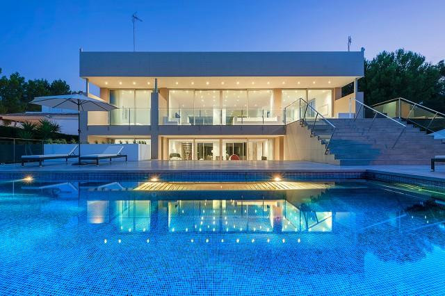 Ultra-modern villa for sale in Alcúdia, Mallorca