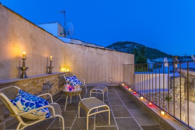 Fantastic town house with pool for sale in Pollensa, Mallorca