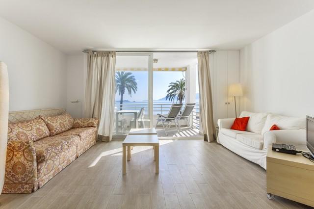 Frontline apartment for sale in Puerto Pollensa, Mallorca