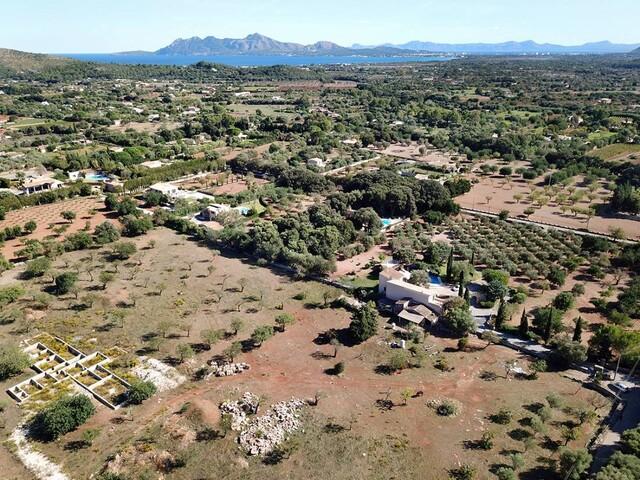 Finca rústica con licencia y construcción empezada a la venta en Pollensa, Mallorca