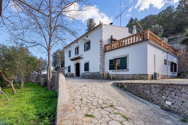 Extensive country property for sale in Alaró, Mallorca