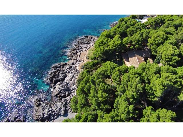 Frontline villa for sale on the east coast, Mallorca