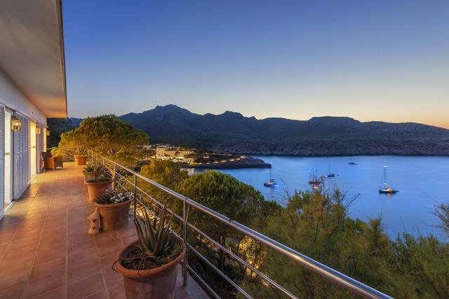 Delightful villa with awesome sea view for sale in Cala San Vicente, Mallorca
