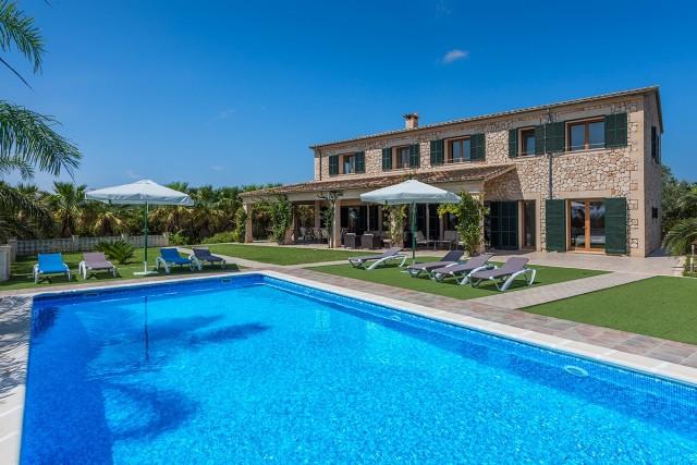 Charming finca with agroturismo license for sale near Petra, Mallorca