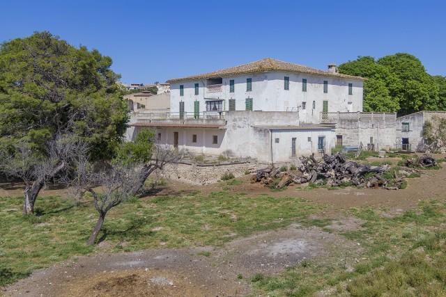 Traditional country estate to reform for sale on the outskirts of Campanet, Mallorca