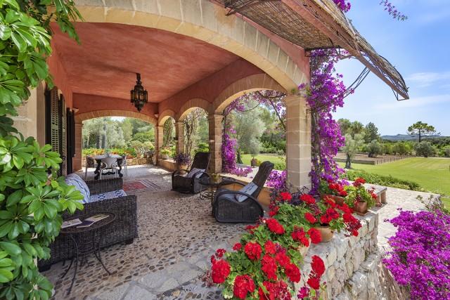 Country estate with rental license for sale close to Pollensa, Mallorca