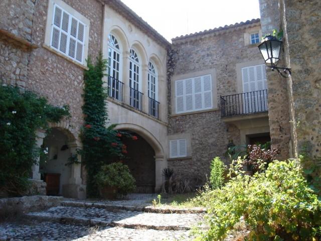 Excepcional casa señorial en venta, situada en las montañas cerca del monasterio de Lluc, Mallorca 