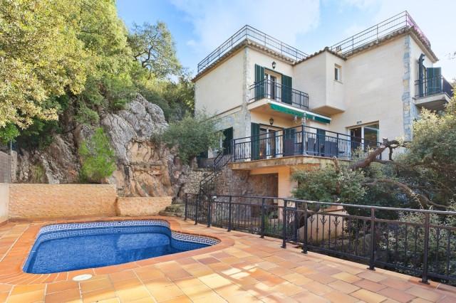 Villa for sale in Valldemossa, Mallorca