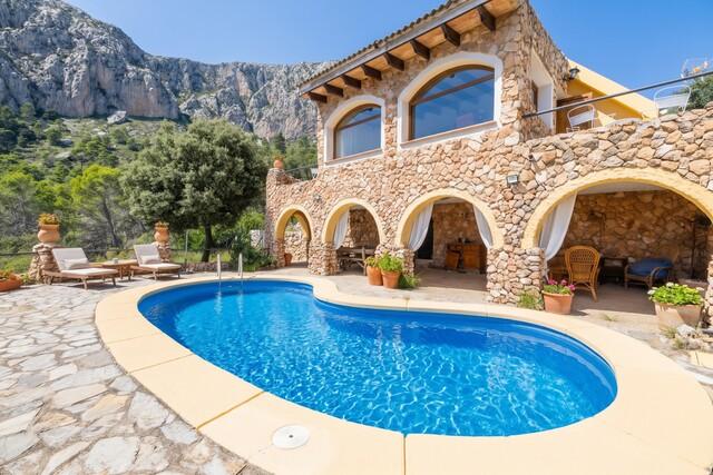Villa en venta en Puigpunyent, Mallorca