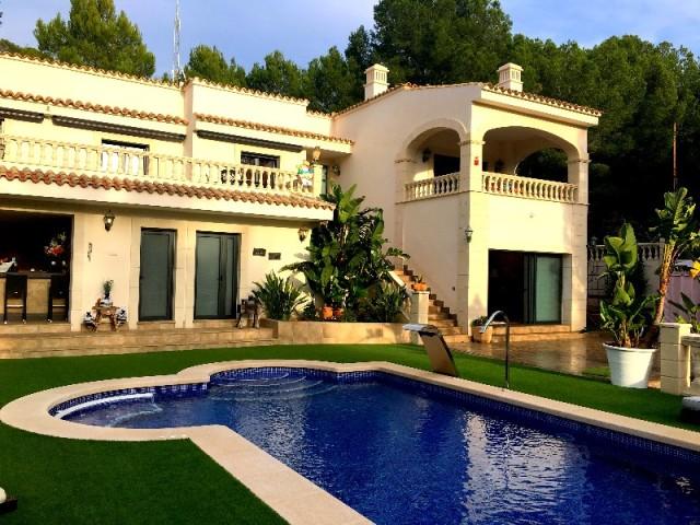 Spacious villa for sale in Costa de la Calma, Mallorca