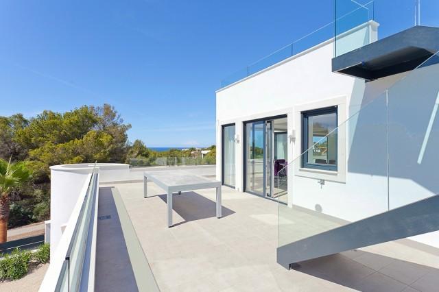 Villa ultramoderna con vistas al mar y piscina en venta en Santa Ponsa, Mallorca