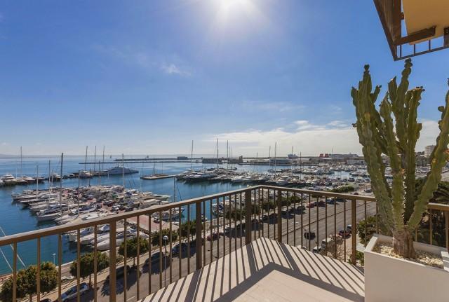First sea line apartment for sale in Palma, Mallorca