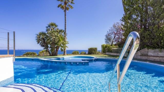 Renovated semi-detached duplex with sea views for sale in Illetas, Mallorca