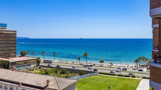 Renovated apartment with sea views for sale in Palma, Mallorca