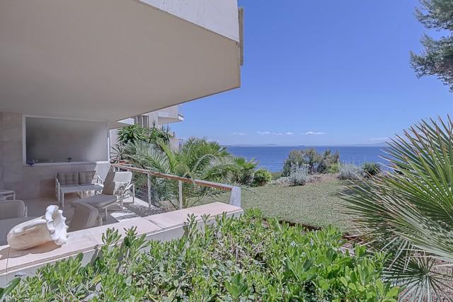 Impresionante apartamento en primera línea del mar a la venta en Cala Vinyas, Mallorca