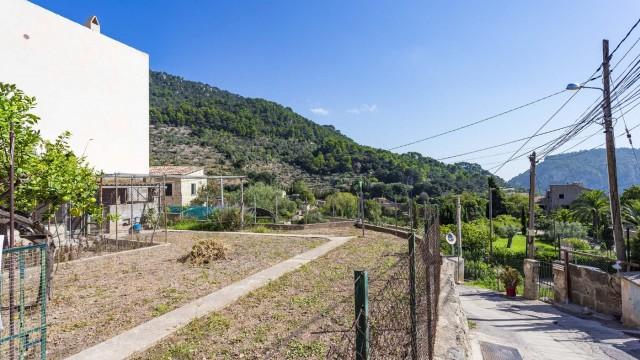 Plot with fantastic mountain views for sale in Valldemossa, Mallorca
