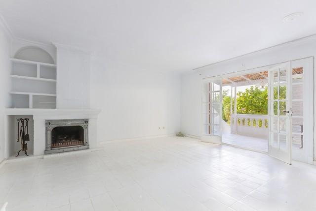Pretty town house with community pool for sale in Portals Nous, Mallorca