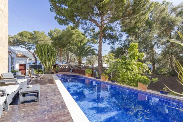 Villa with guest apartment, for sale close to the beaches in Torrenova, Mallorca