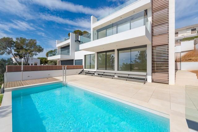 Spectacular new villa with unobstructed sea views for sale in Alcudia, Mallorca