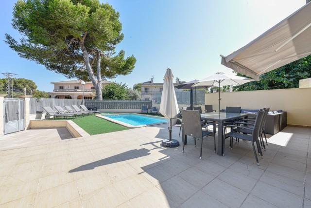 Excelente villa de vacaciones con piscina, en venta cerca de Playa de Muro, Mallorca