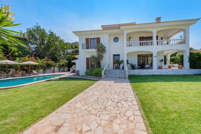 Clásica villa en venta cerca de la playa en Puerto Pollensa, Mallorca
