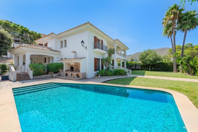 Clásica villa en venta cerca de la playa en Puerto Pollensa, Mallorca
