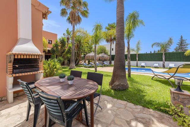 Family villa with private pool for sale close to Pollensa, Mallorca