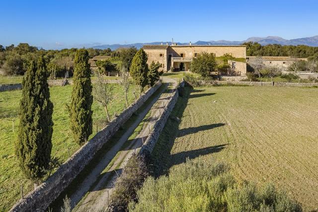 Wonderful country estate to reform for sale near Sineu, Mallorca