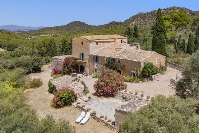 Charming country estate with impressive views for sale in Felanitx, Mallorca