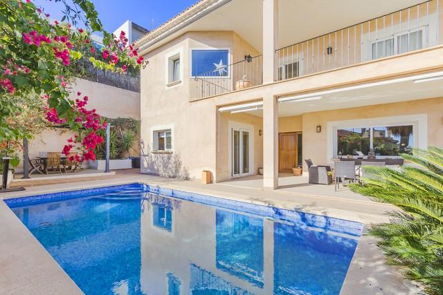 4 bedroom sea view villa with pool for sale in Génova, Palma, Mallorca