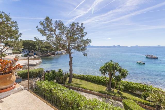 Impresionante casa con vistas al mar en venta en una zona tranquila de Alcudia, Mallorca