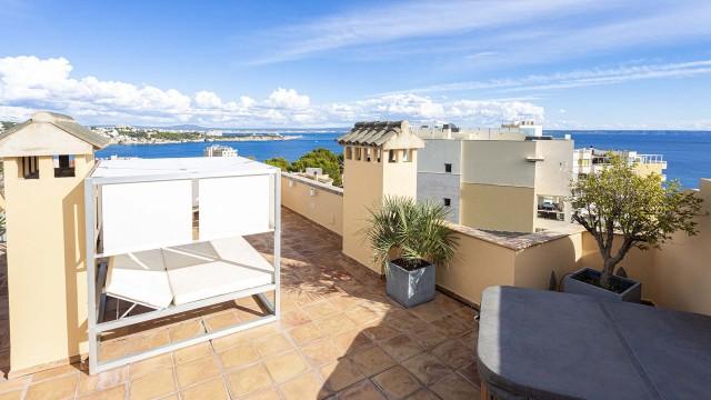 Luxury fully furnished penthouse with great sea views and 3 community pools for sale in Bendinat, Mallorca