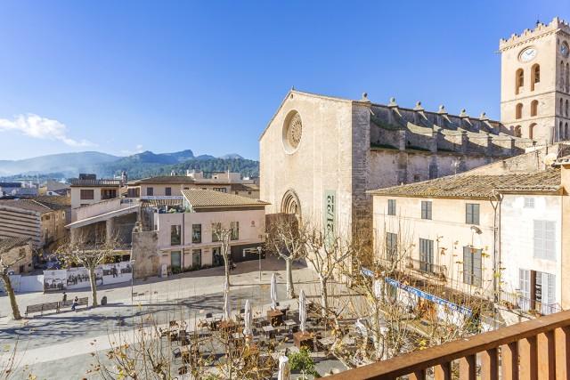 Penthouse with incredible views for sale in the Plaza Major, Pollensa, Mallorca