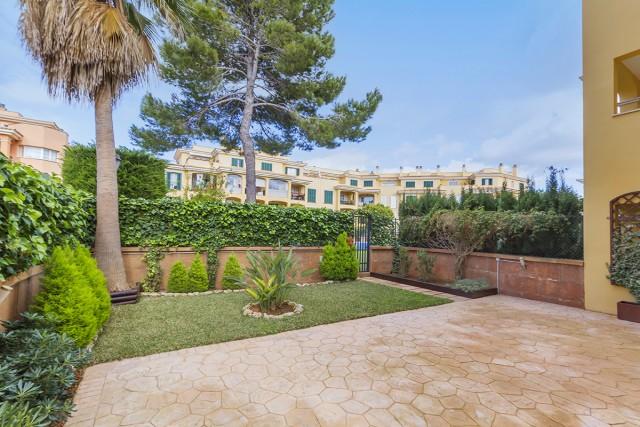 Impecable apartamento de diseño con jardín, en venta en Puig de Ros, Mallorca