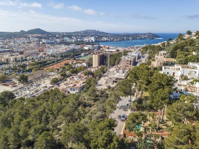 Gran sección de suelo urbano para desarrollar, en venta en Santa Ponsa, Mallorca