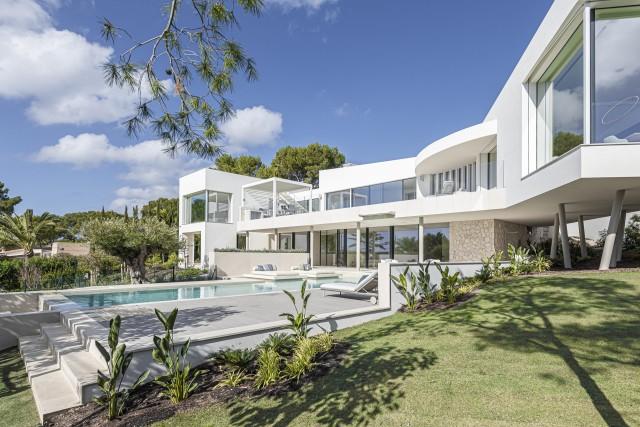 Increíble villa de diseño con vistas al mar, en venta en Santa Ponsa, Mallorca