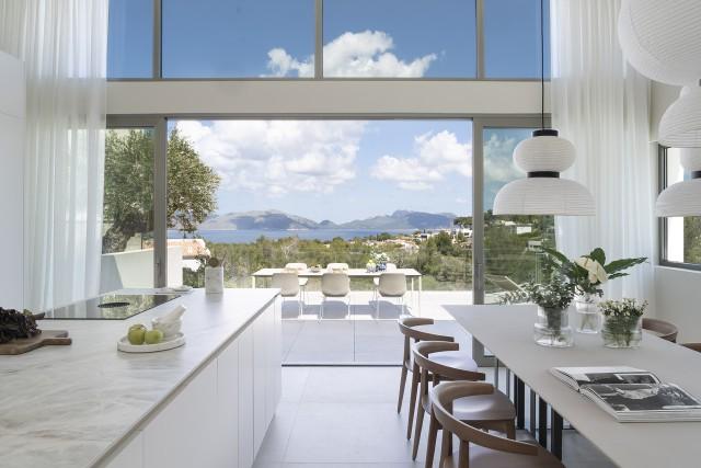 Striking villa with pool for sale in Bonaire, Alcúdia, Mallorca
