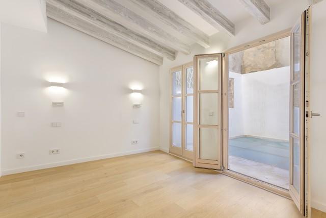 Chic renovated apartment for sale in a privileged area of Palma, Mallorca