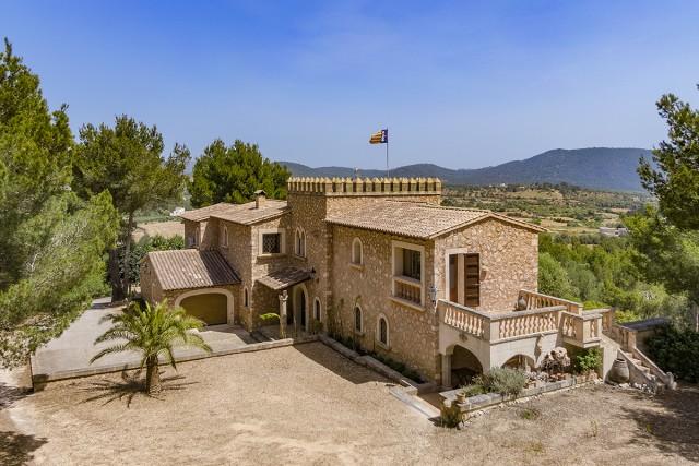 Incredible hillside mansion for sale in an exclusive area of Son Servera, Mallorca