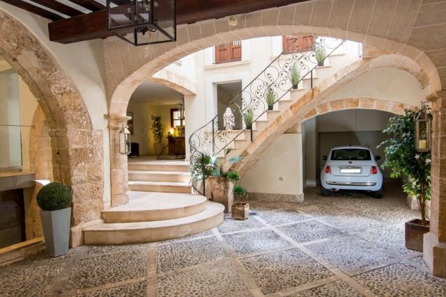 Palatial town house of an exceptional standard, for sale in Palma, Mallorca