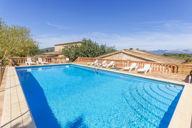 Wonderful finca with holiday license for sale in Santa Eugenia, Mallorca